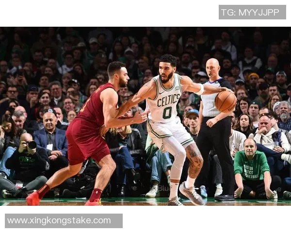 骑士内线强势发挥砍下80分刷新队史纪录超越96-97赛季78分的辉煌表现 骑士内线强势发挥砍下80分刷新队史纪录超越96-97赛季78分的辉煌表现