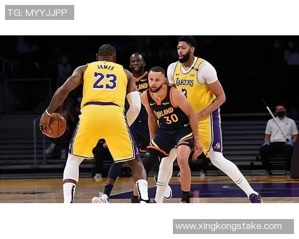 勇士虽强雷霆缺阵湖人为何在两节内崩盘失利