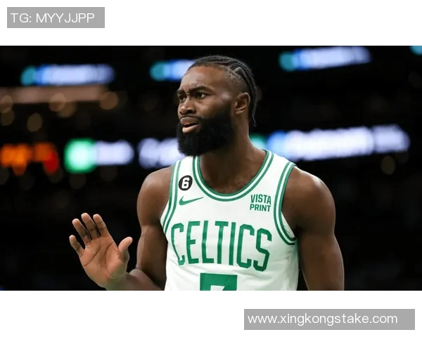 下半场球队稳健发挥杰伦布朗引领逆转20分展现领袖风范