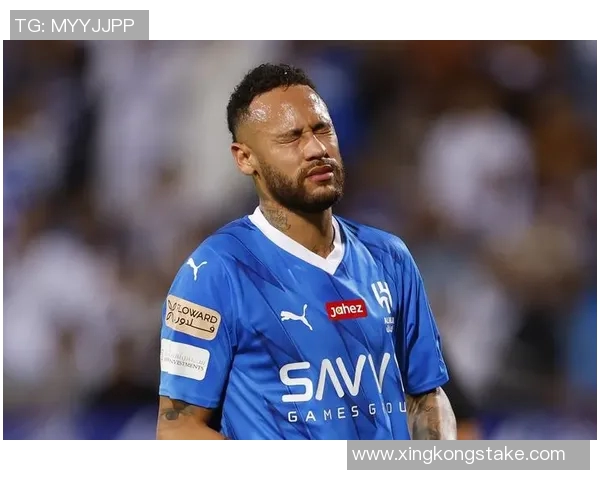 内马尔出席巴西扑克系列赛活动分享生活乐趣照片尽情享受人生